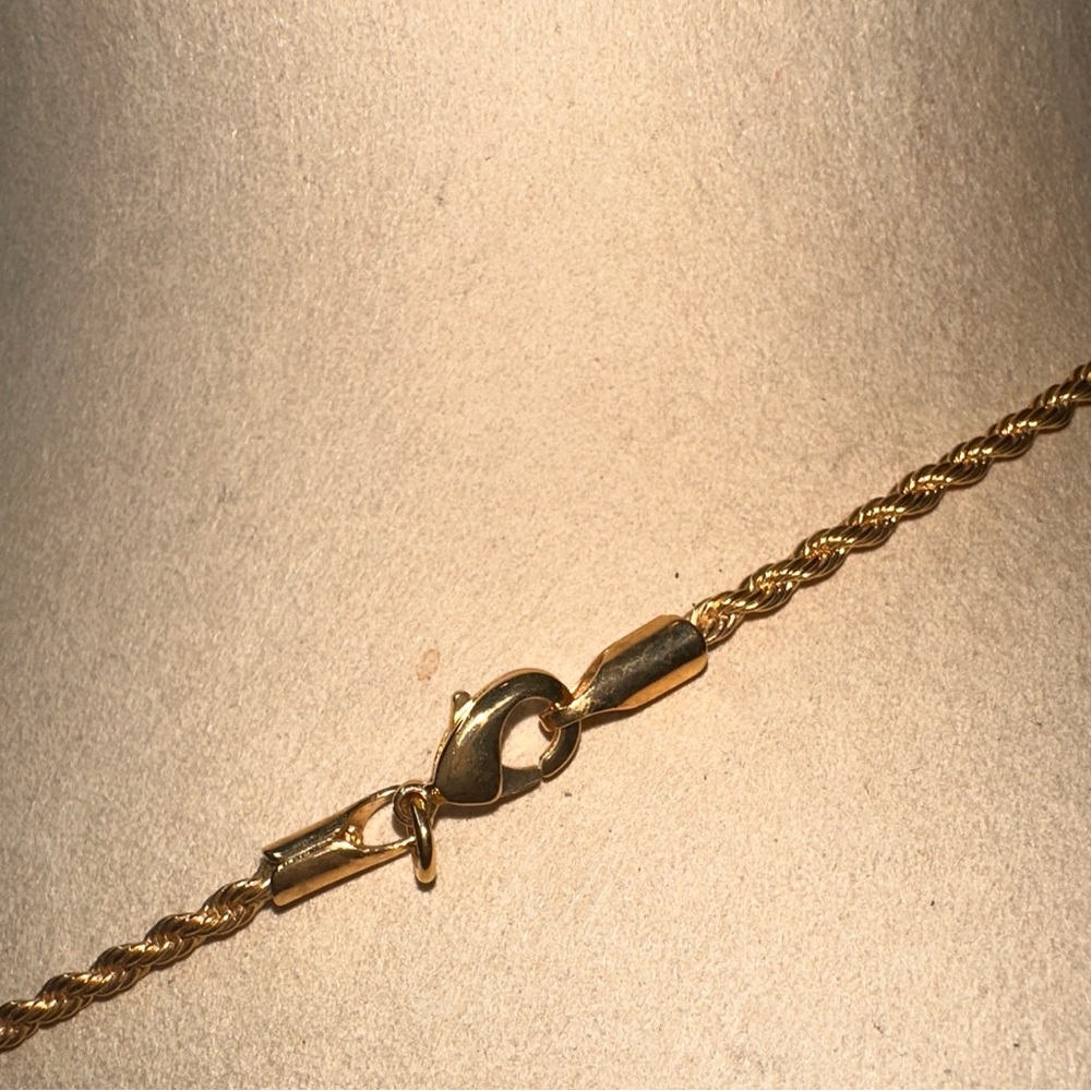 Authentic Yellow Gucci Bee ๐ Pendant on New Chain - Picture 5 of 5